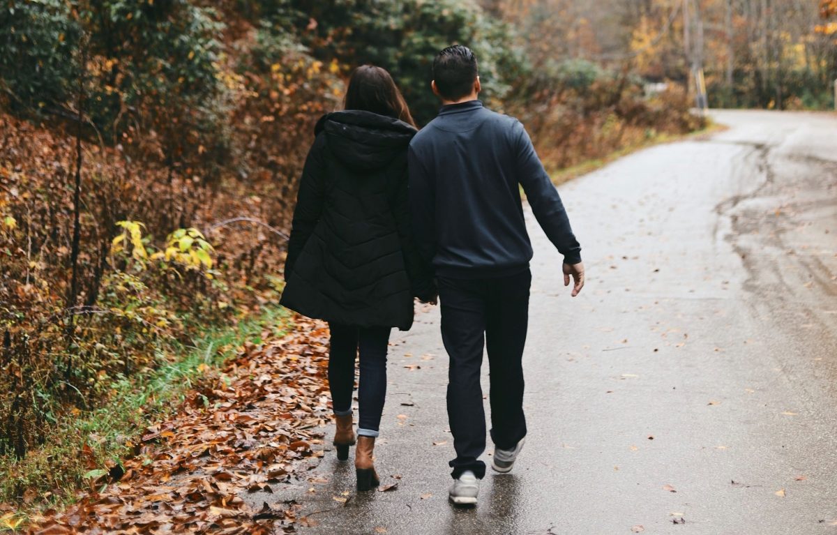 A-couple-taking-a-leisurely-stroll-fall-1200x767.jpg